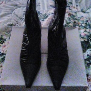 Ladies Black Leather Ankle Boots (8.5) M